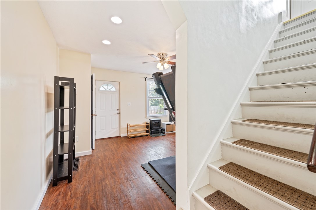 318-320 Sprott Way