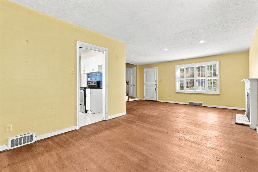 611 Charette Place