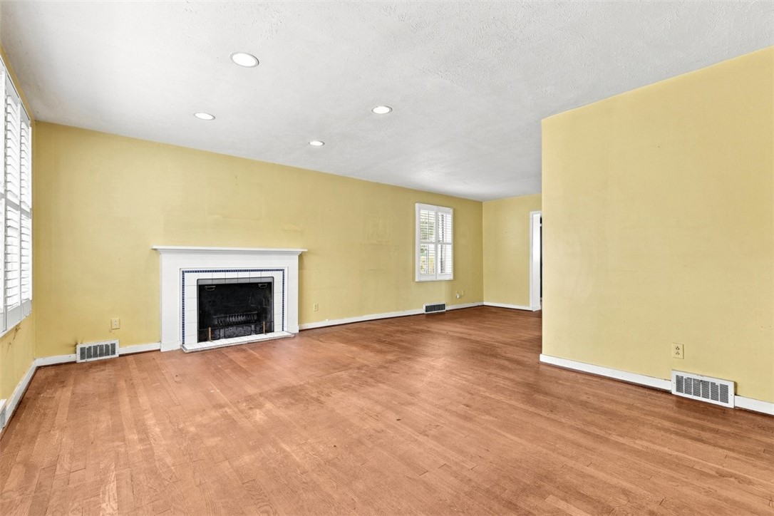 611 Charette Place
