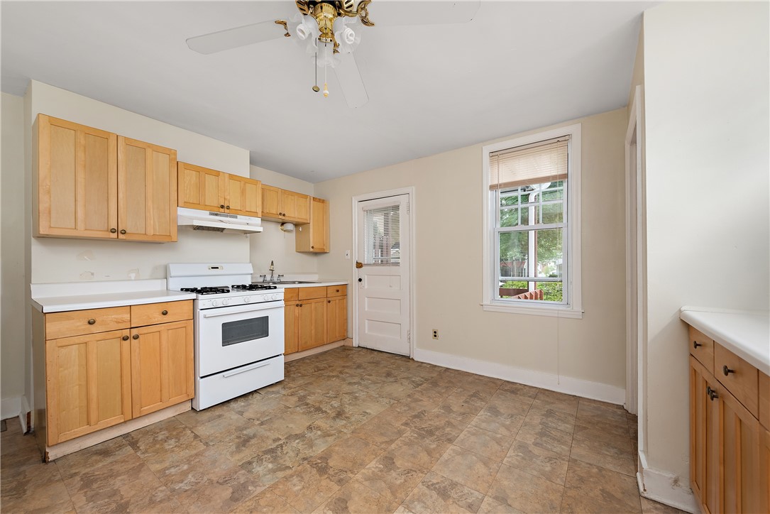 318 Sprott Way 318