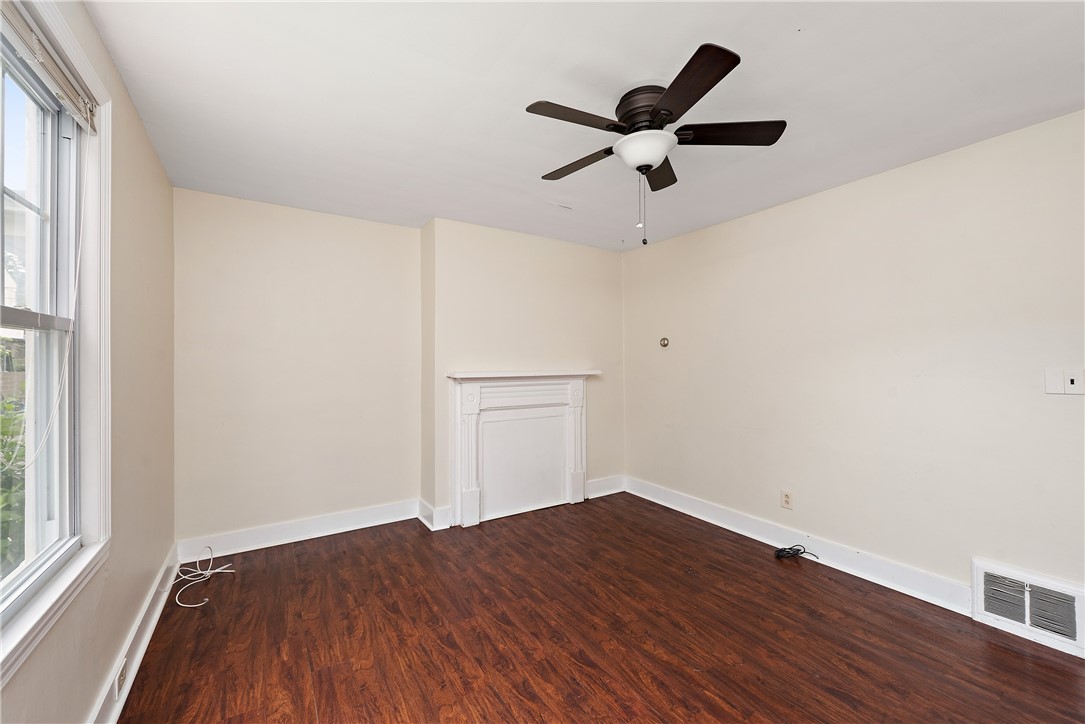 318 Sprott Way 318