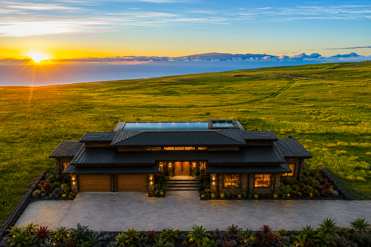 695 UALANI PL