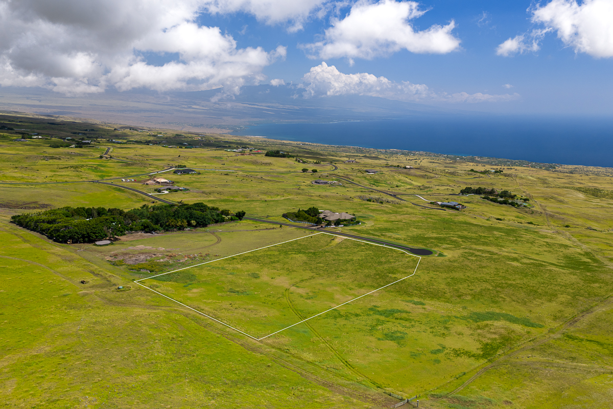 695 UALANI PL
