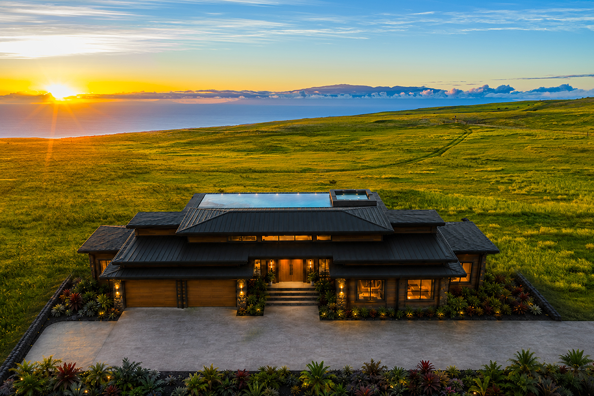 695 UALANI PL