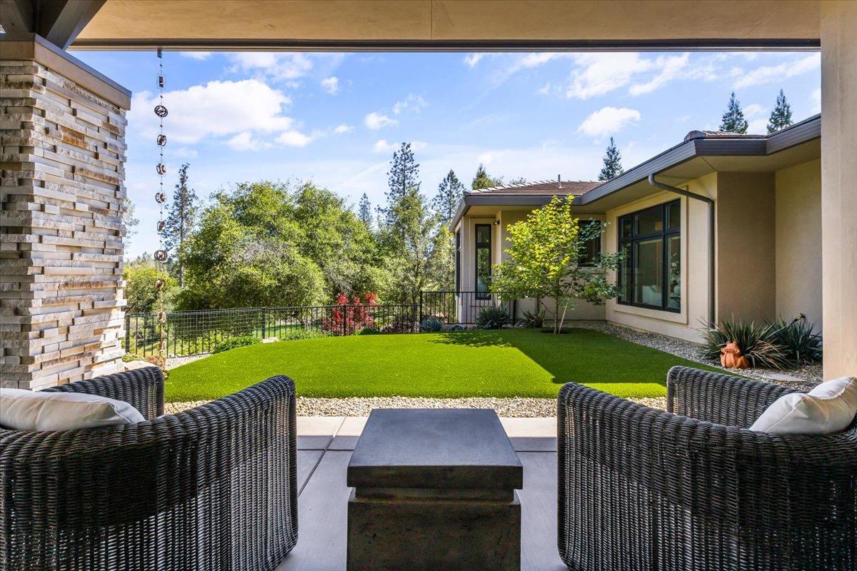 2073 Long View Drive