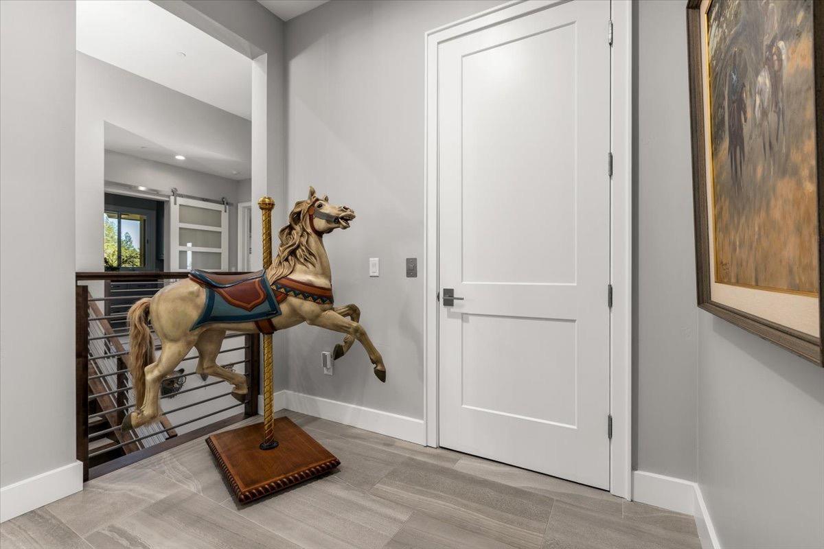 2073 Long View Drive