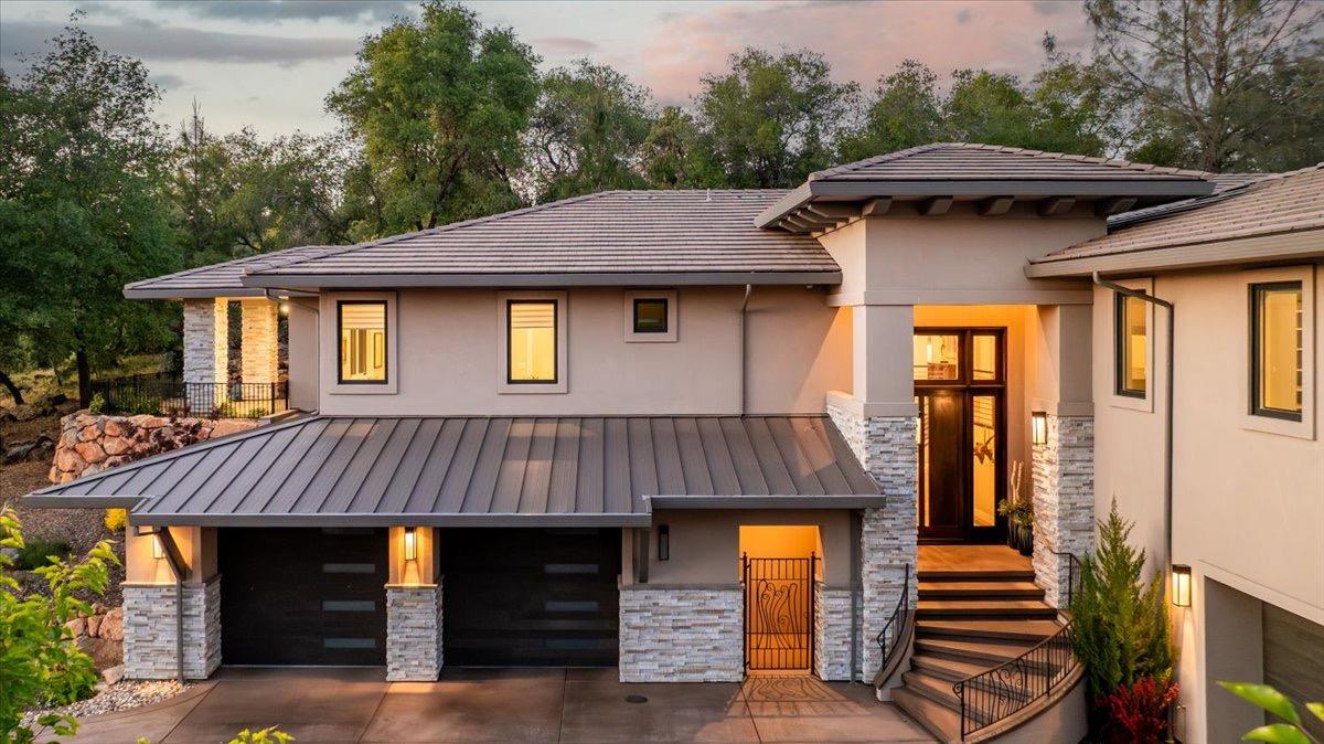 2073 Long View Drive