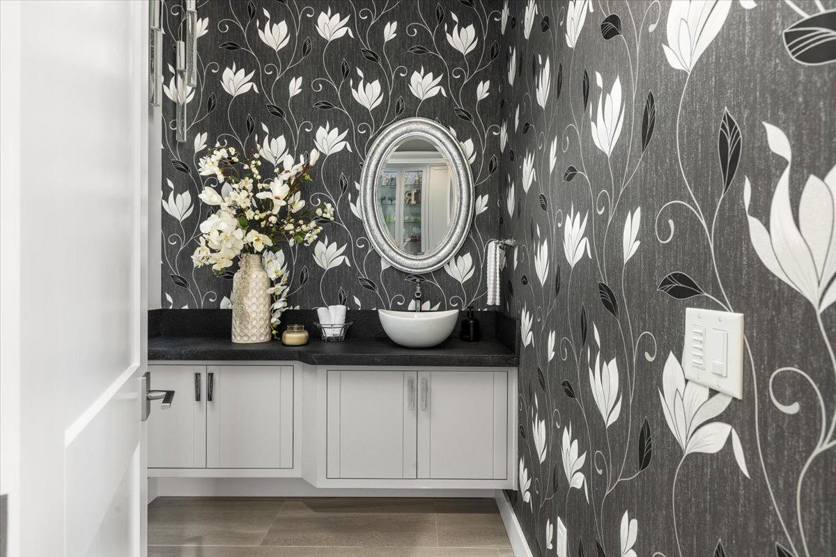 2073 Long View Drive