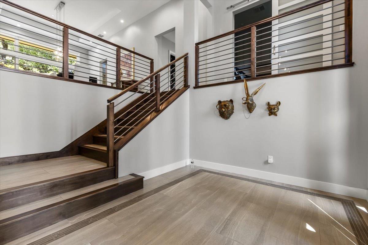 2073 Long View Drive