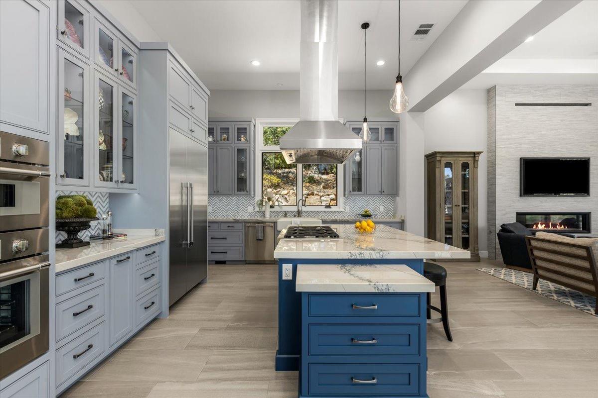 2073 Long View Drive