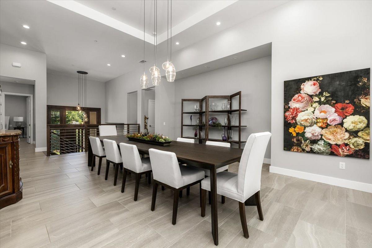 2073 Long View Drive