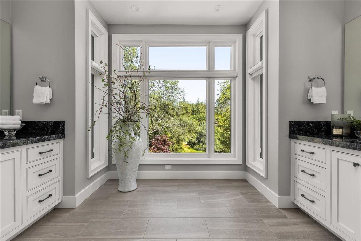 2073 Long View Drive