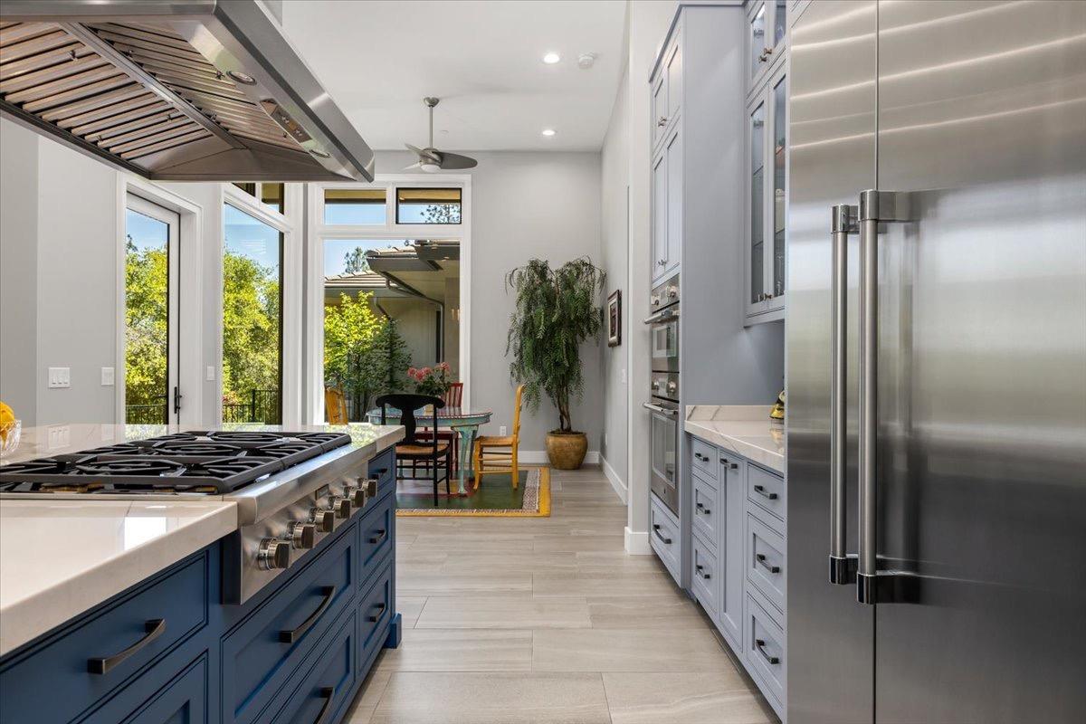 2073 Long View Drive