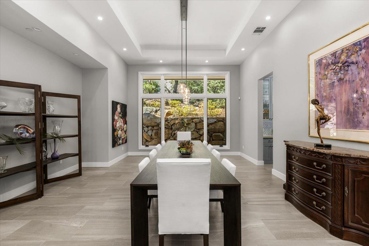 2073 Long View Drive