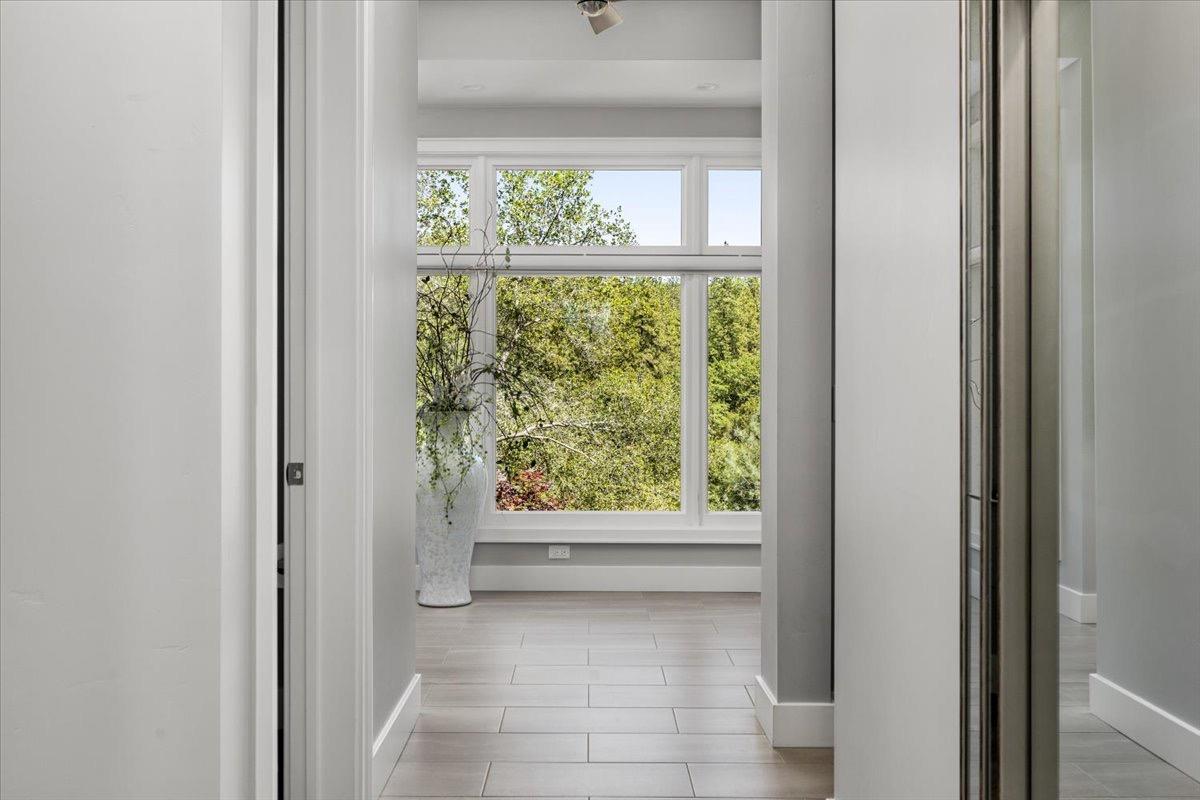 2073 Long View Drive