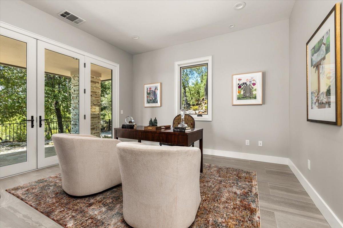 2073 Long View Drive