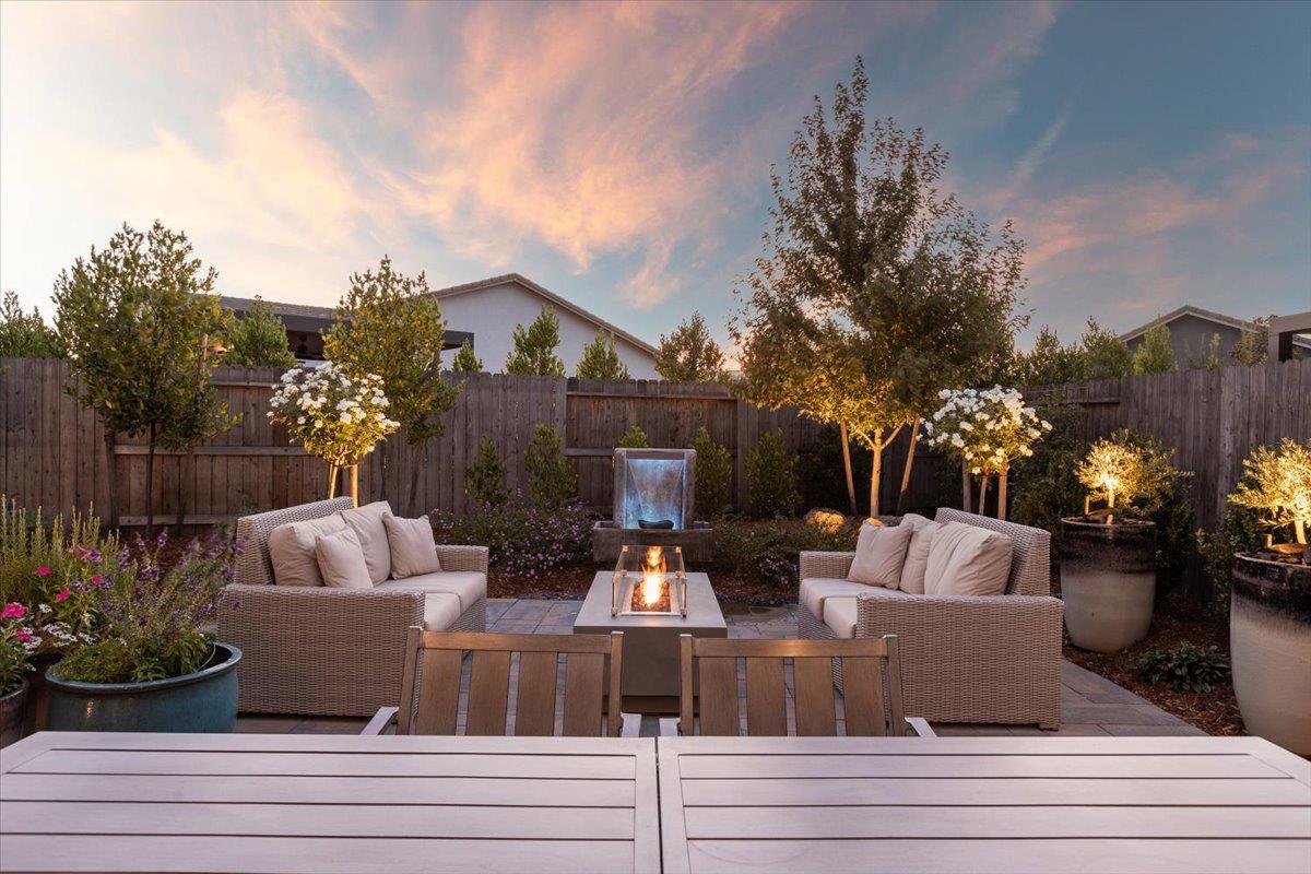 1112 Trout Creek Lane