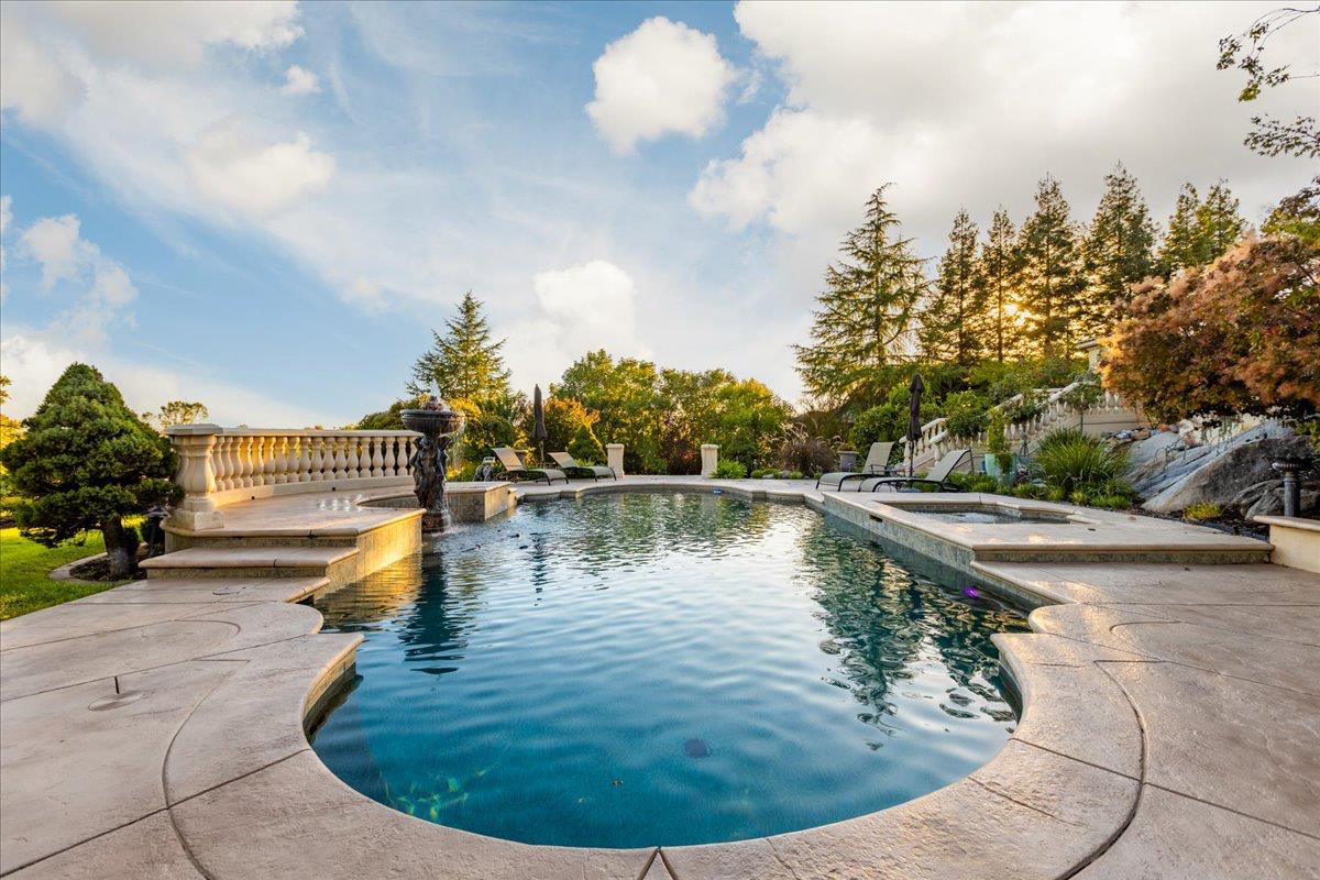8920 Vista De Lago Court