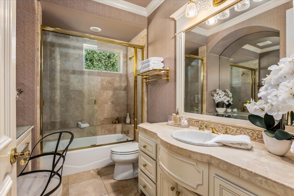 8920 Vista De Lago Court