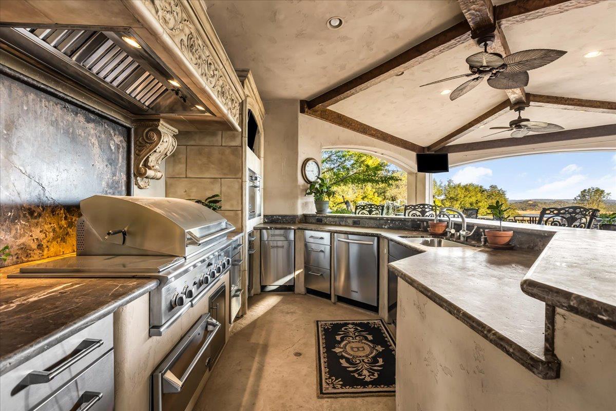 8920 Vista De Lago Court