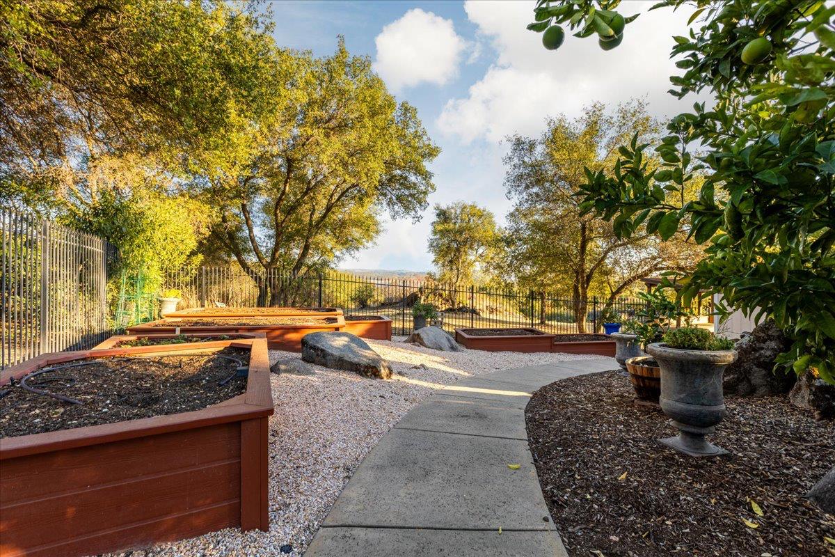 8920 Vista De Lago Court