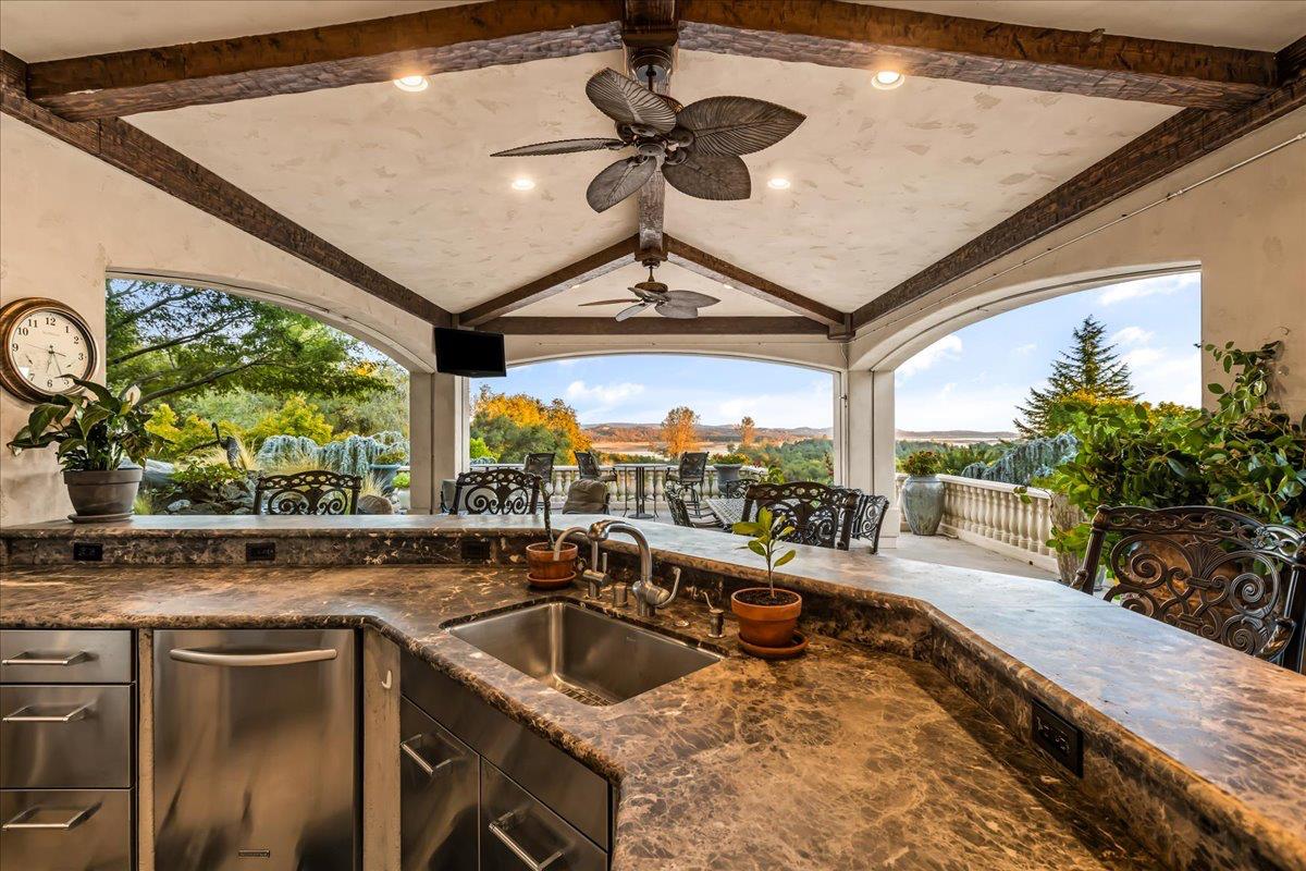 8920 Vista De Lago Court
