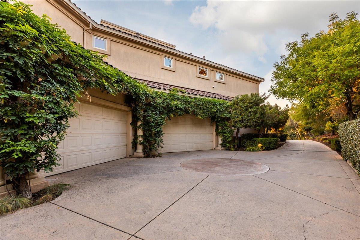8920 Vista De Lago Court