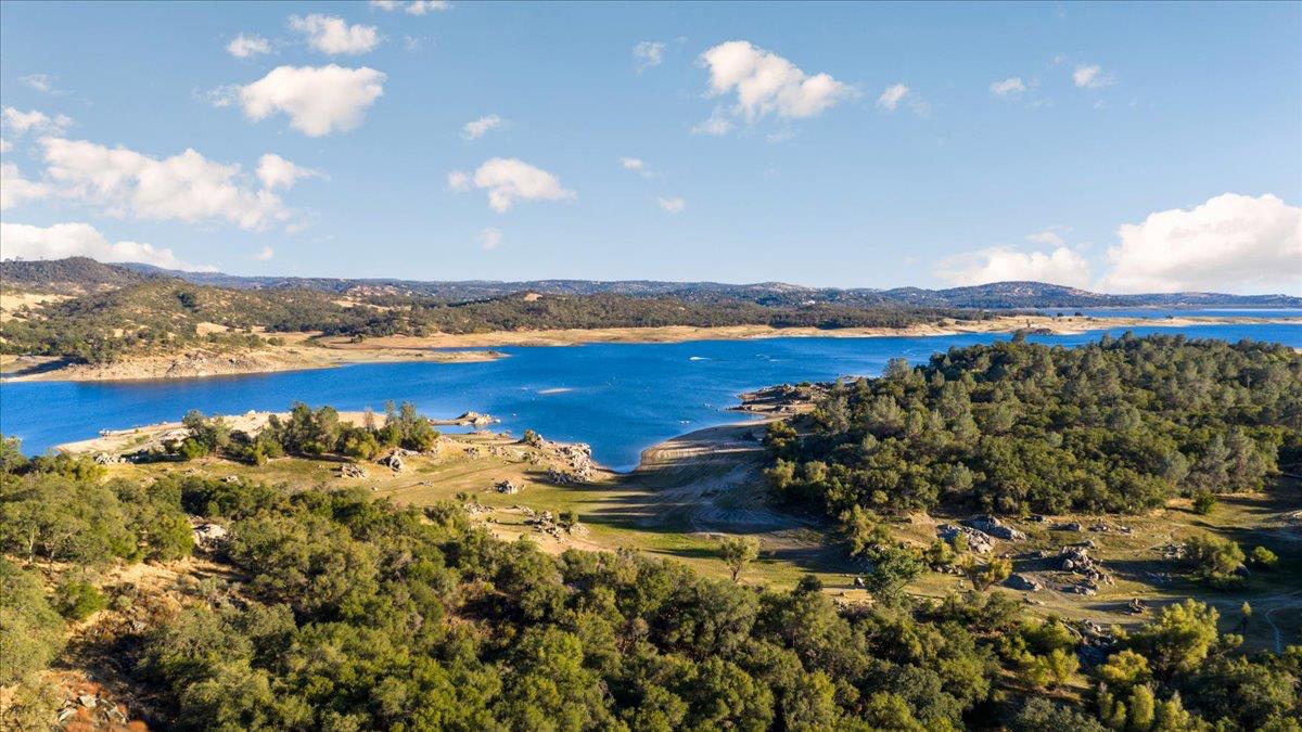 8920 Vista De Lago Court