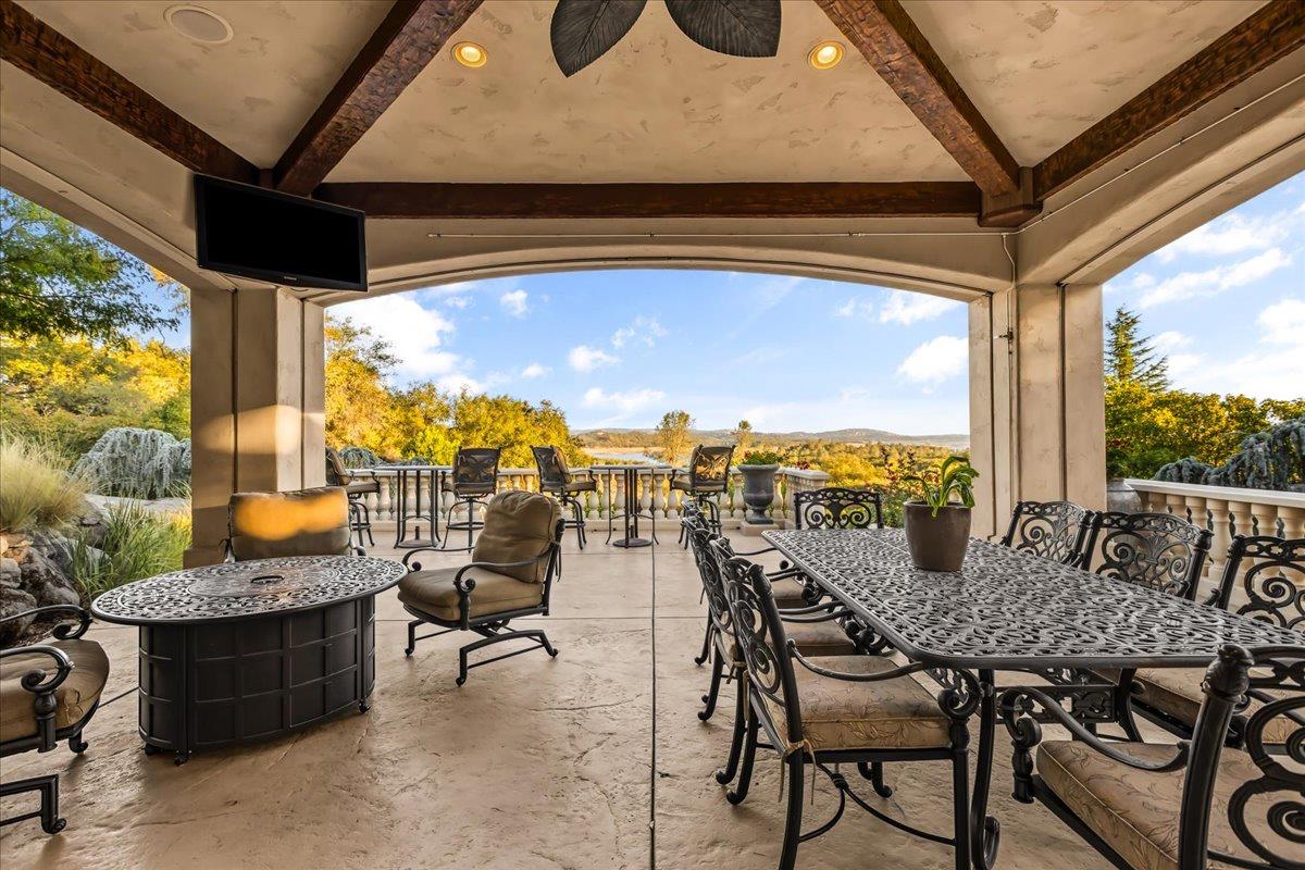 8920 Vista De Lago Court