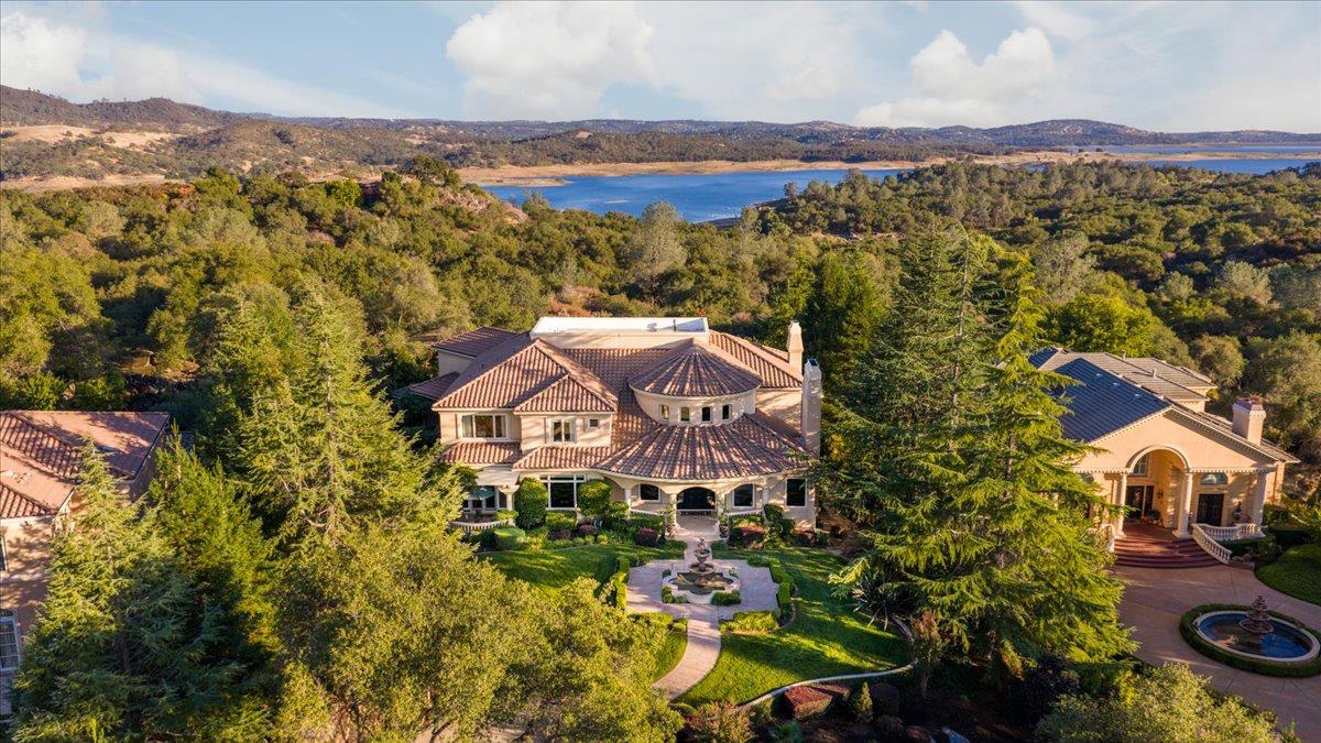 8920 Vista De Lago Court