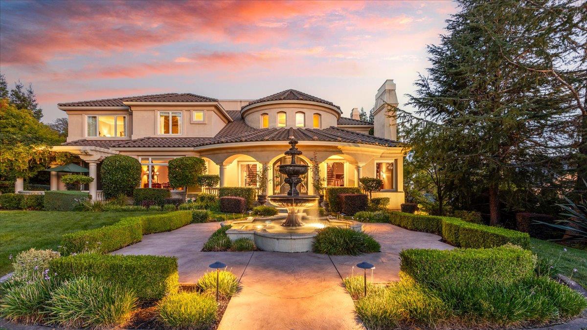 8920 Vista De Lago Court