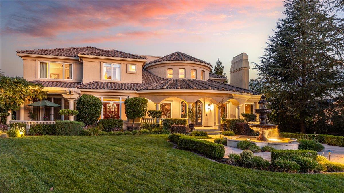 8920 Vista De Lago Court