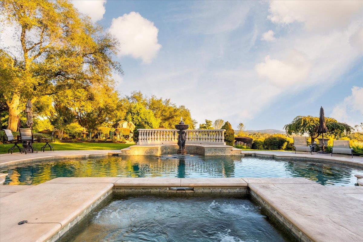 8920 Vista De Lago Court