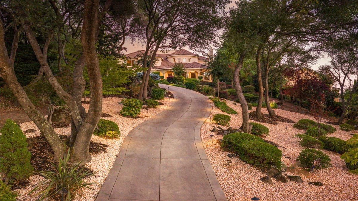 8920 Vista De Lago Court