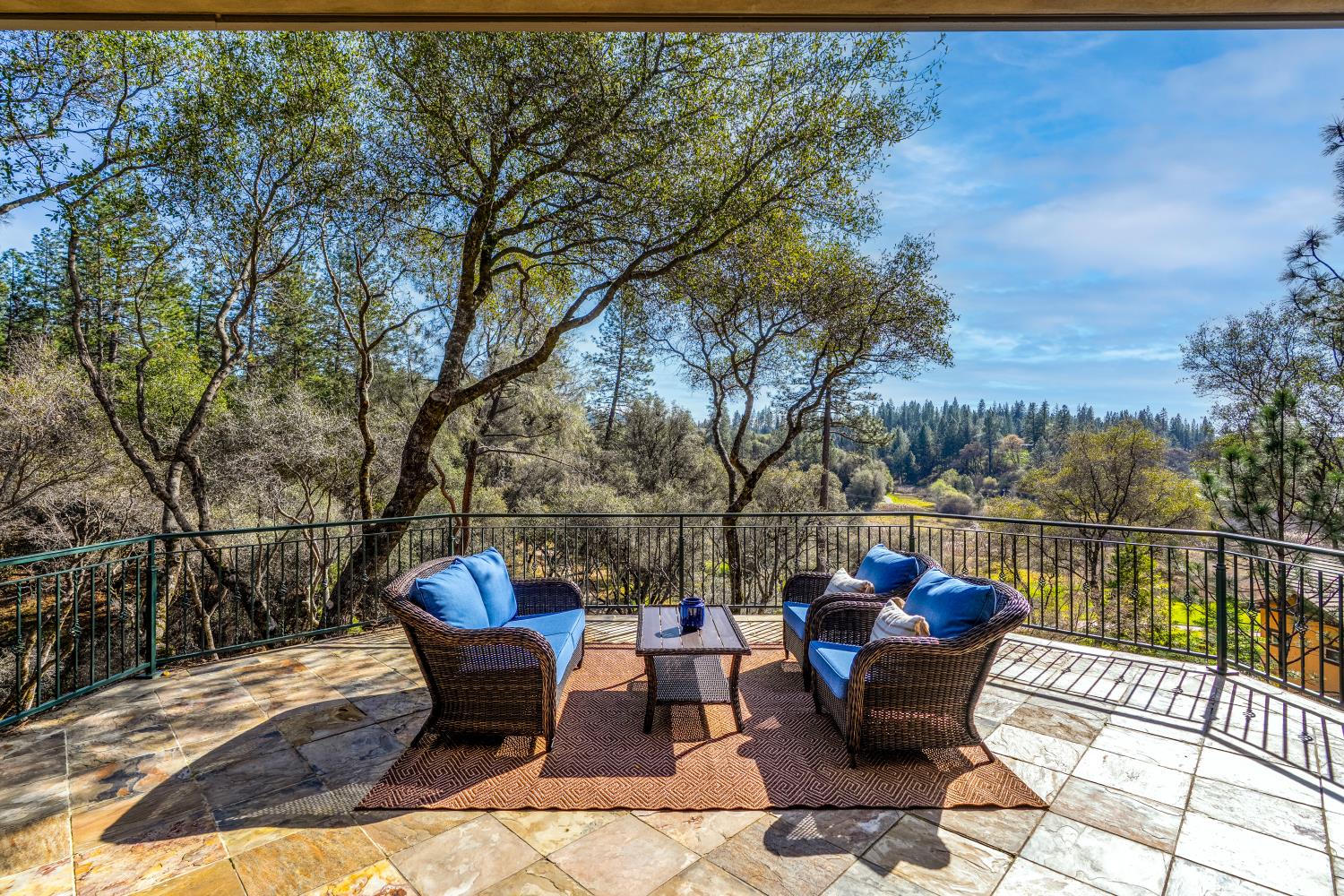 1461 Lodge View Drive