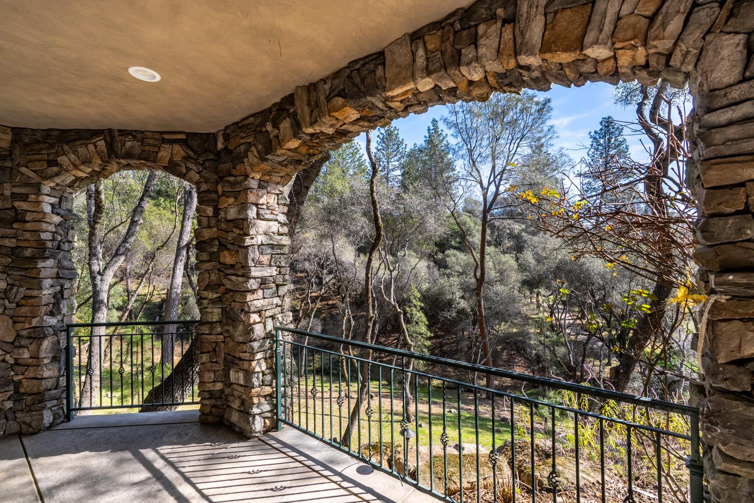 1461 Lodge View Drive