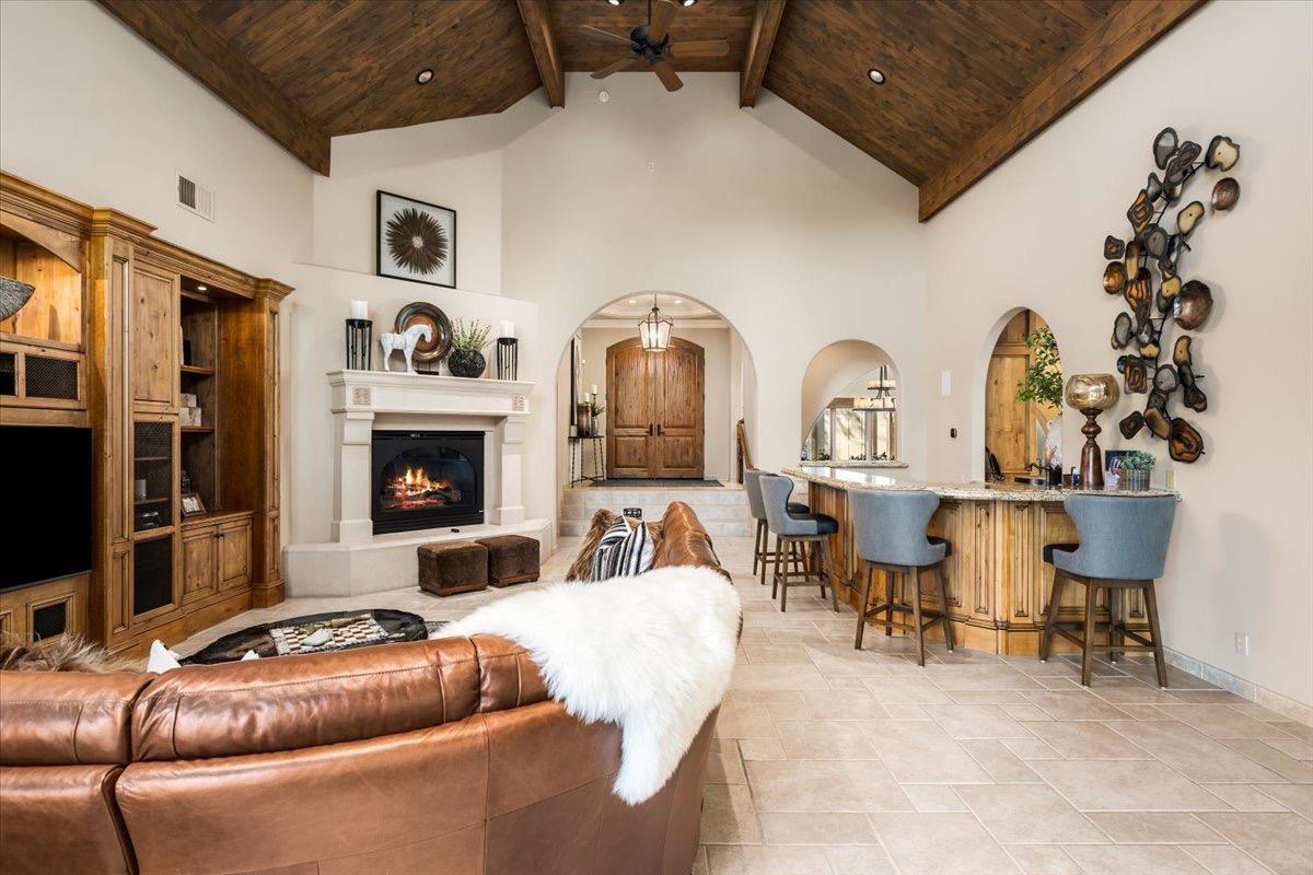 1461 Lodge View Drive