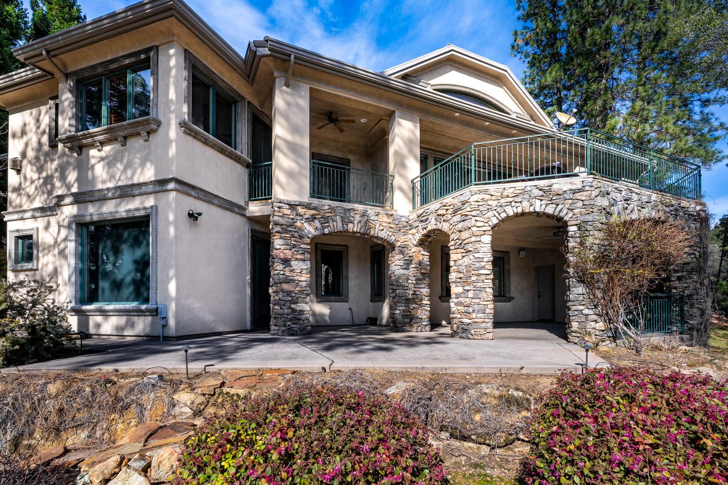 1461 Lodge View Drive