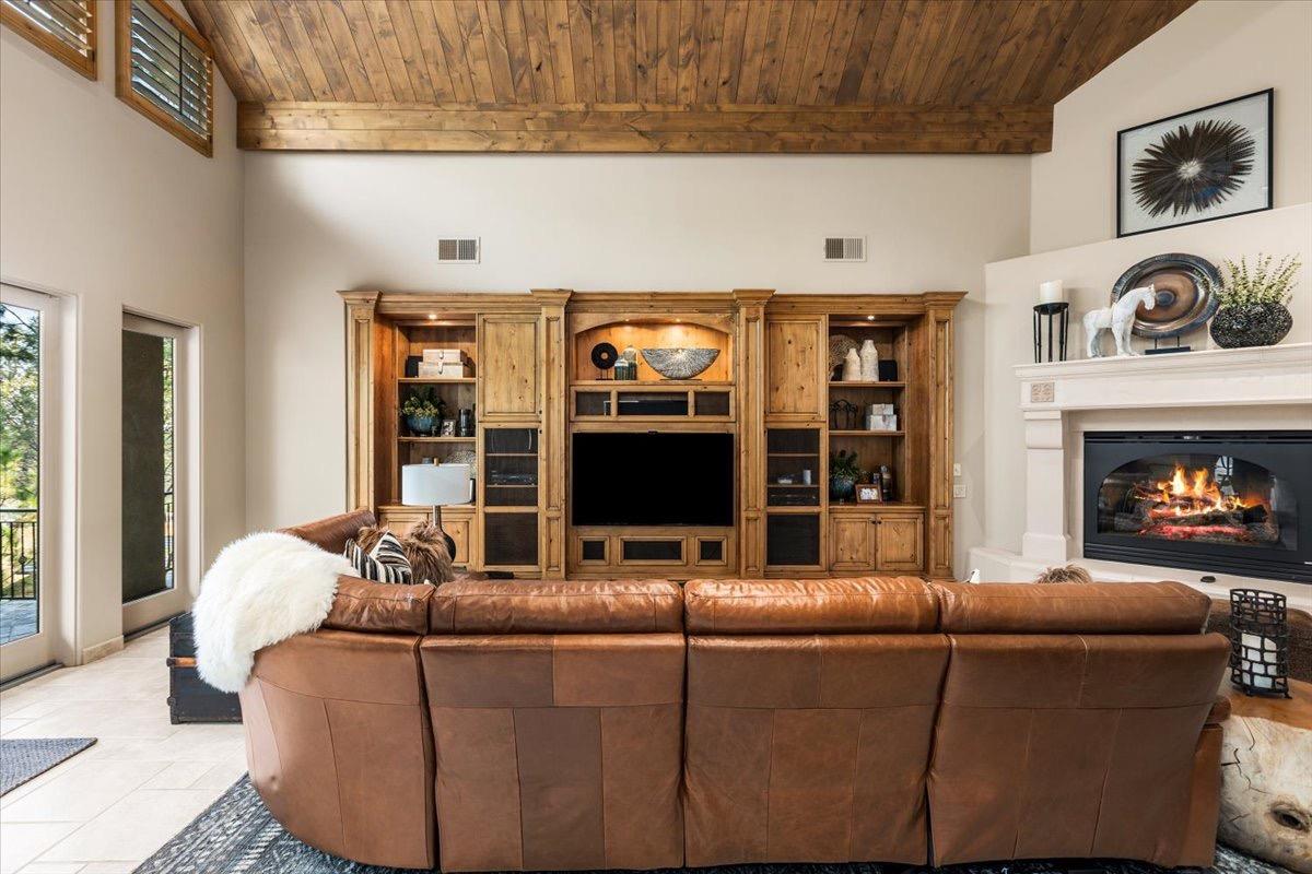 1461 Lodge View Drive