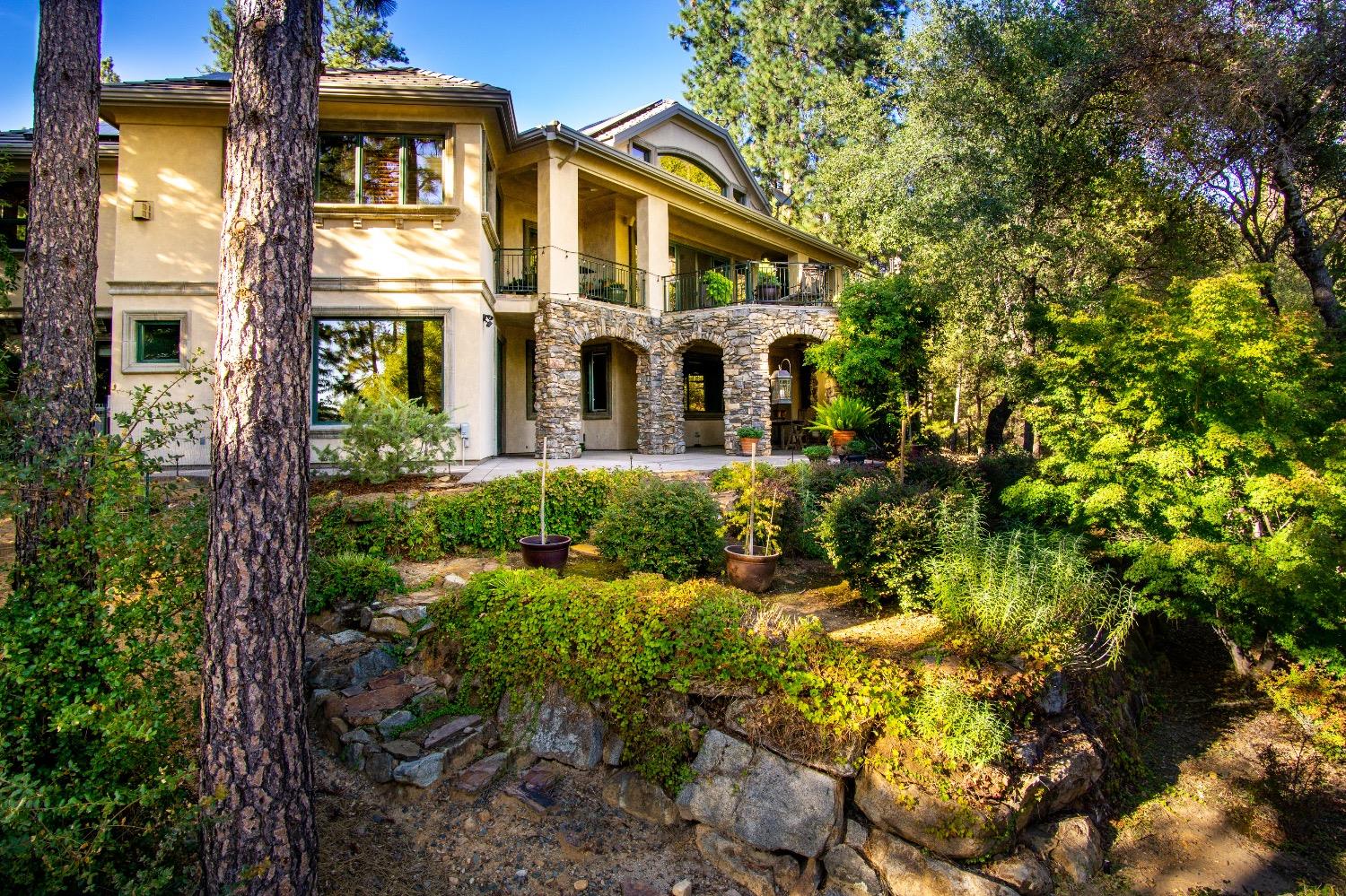 1461 Lodge View Drive