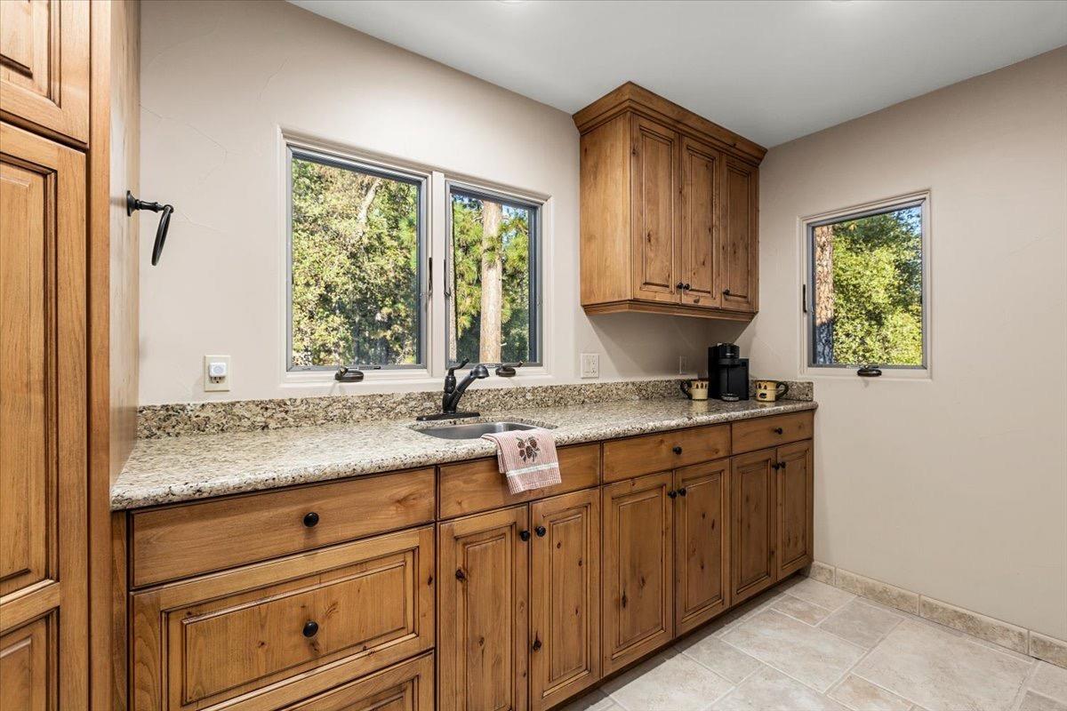 1461 Lodge View Drive