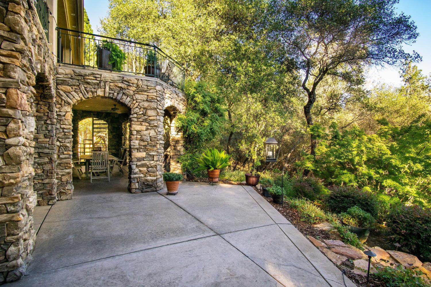 1461 Lodge View Drive