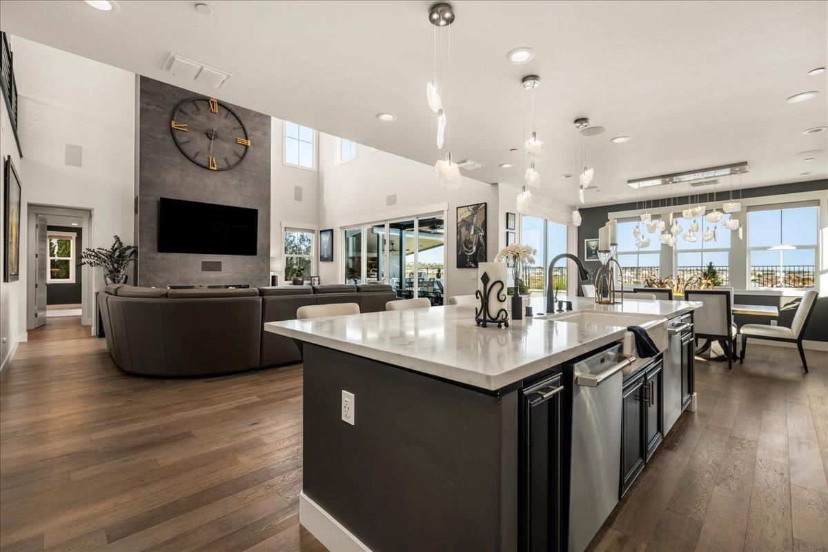 3285 Sofia Drive