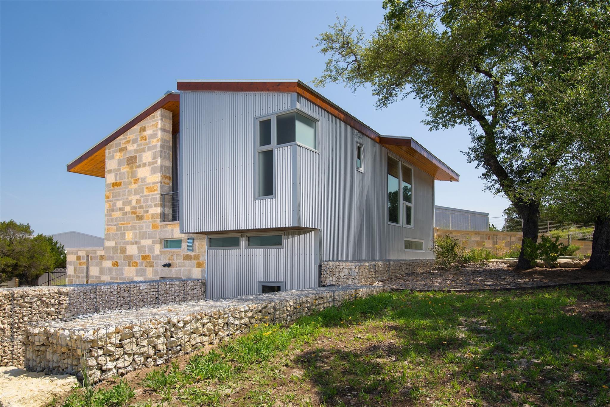 3711 Fm 484