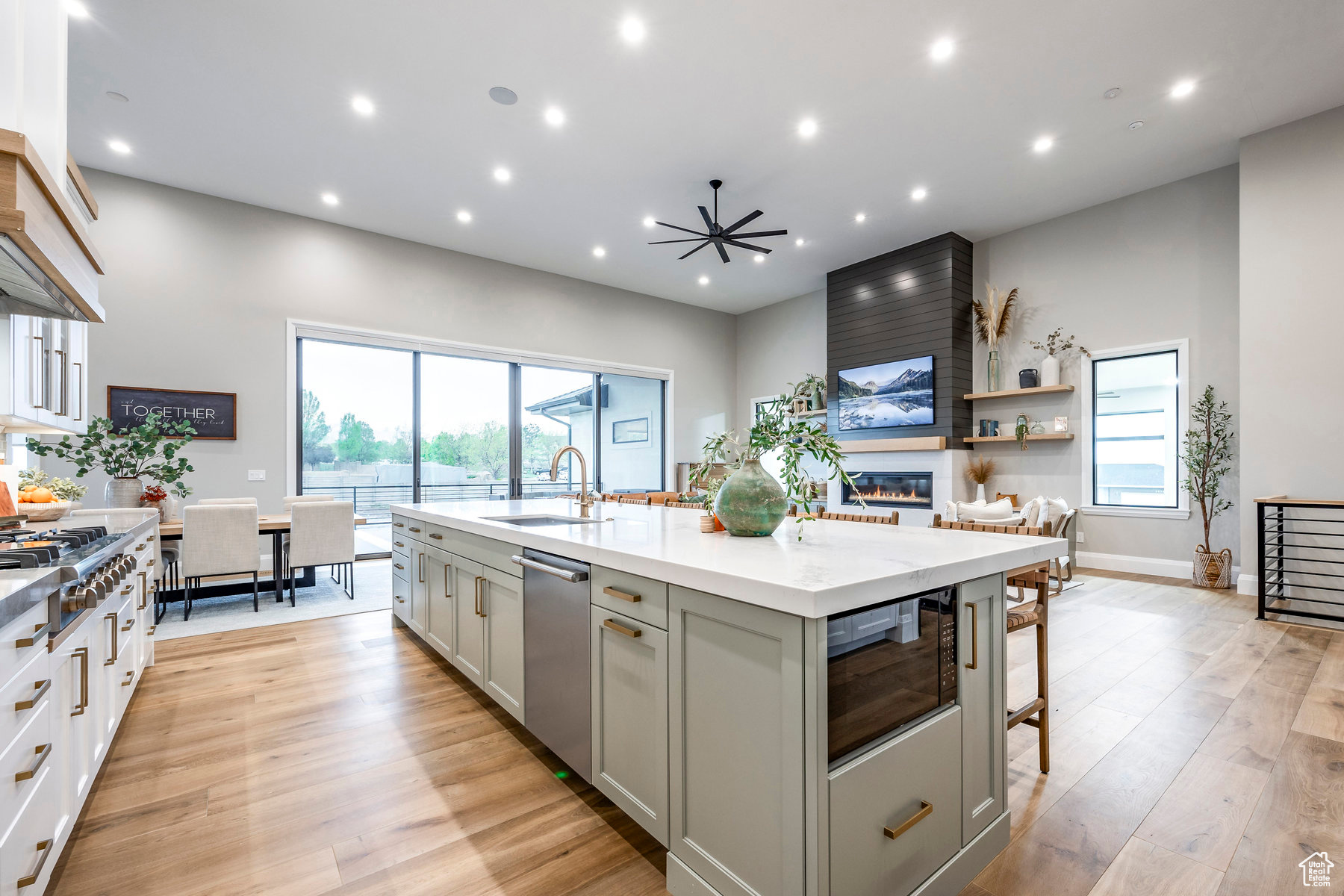 15024 S WOLFLEY CT