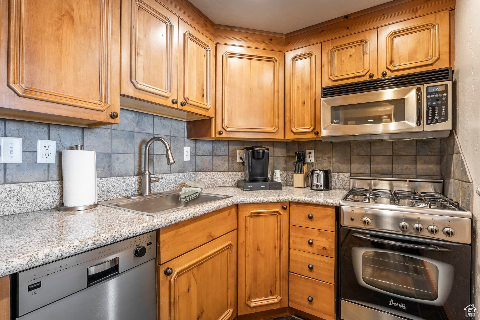 840 W BIGLER LN #301