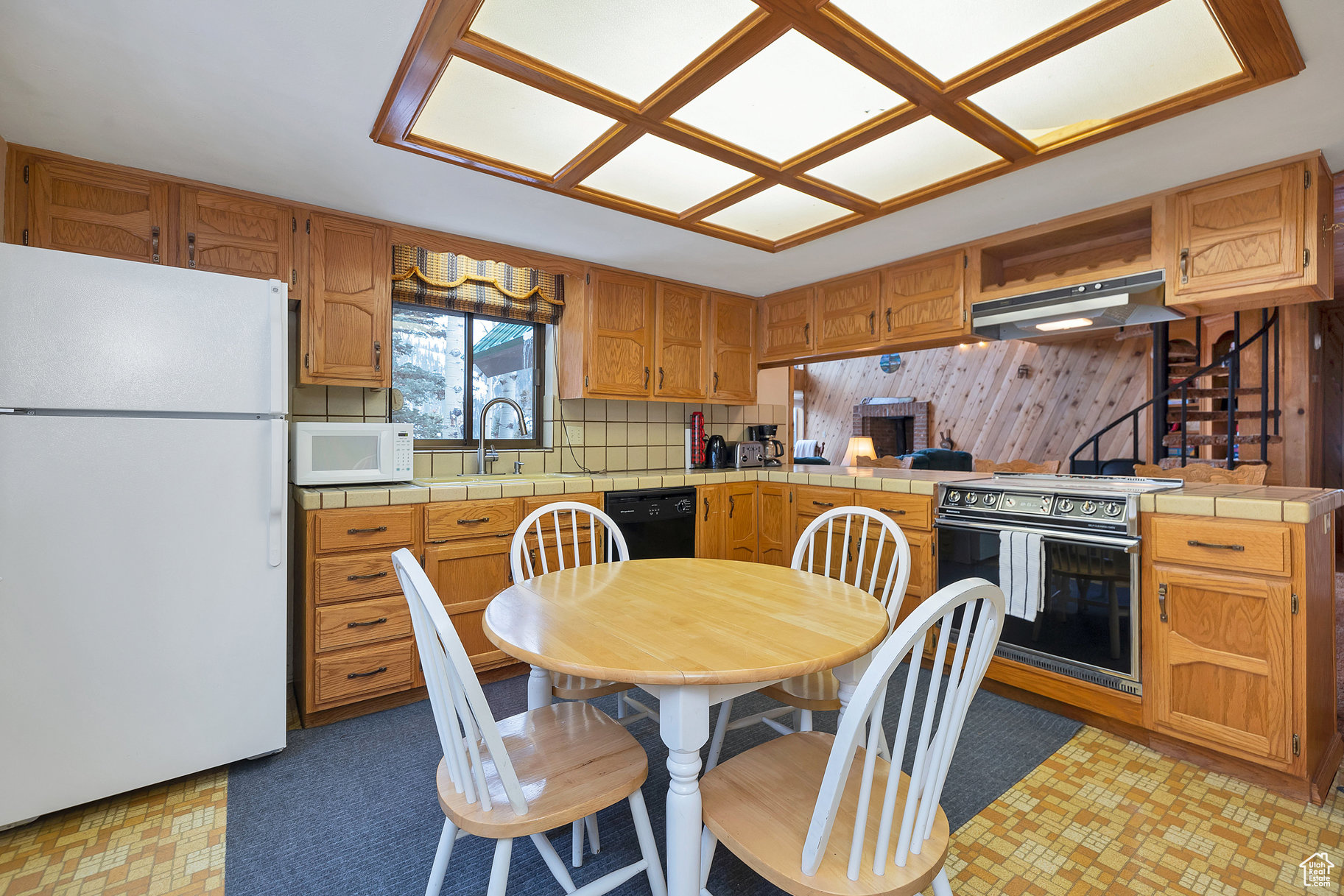 351 W HYRUM LEE DR