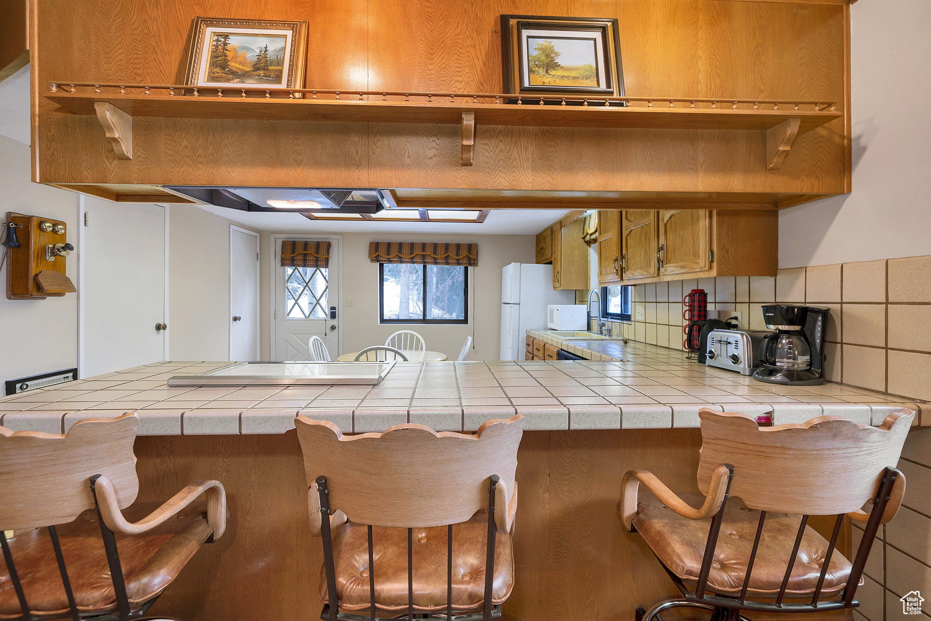 351 W HYRUM LEE DR