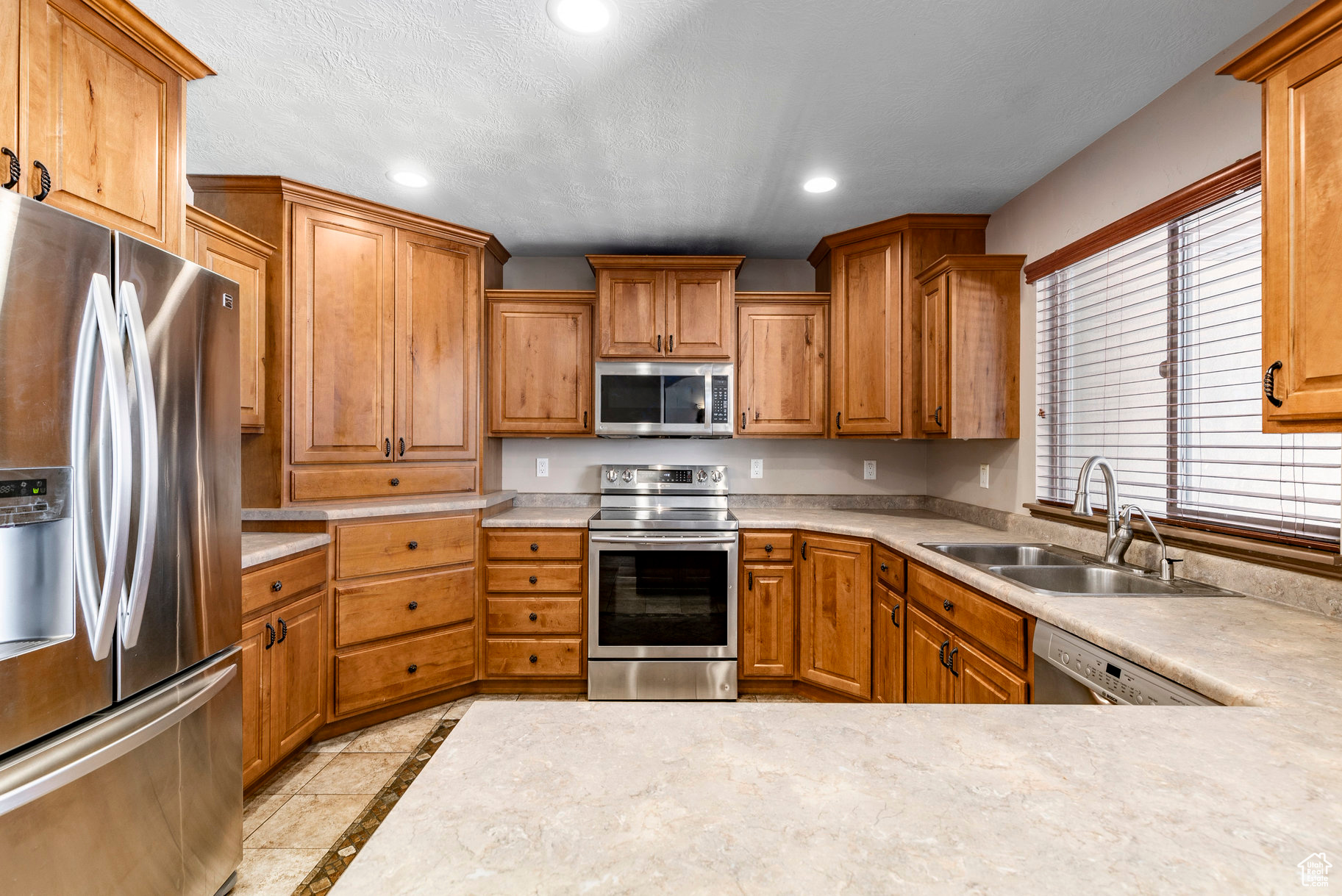 5854 W ROUND ROCK DR