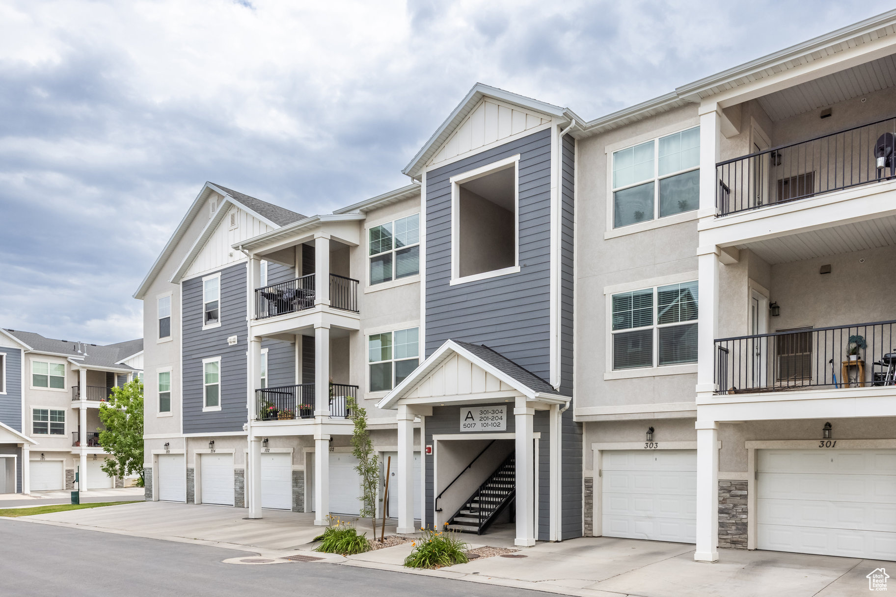 5017 W SAMANA LN #301